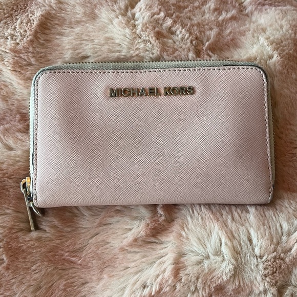 Michael Kors Long Zipper Wallet in Blush Pink Saffiano Leather - Picture 1 of 8